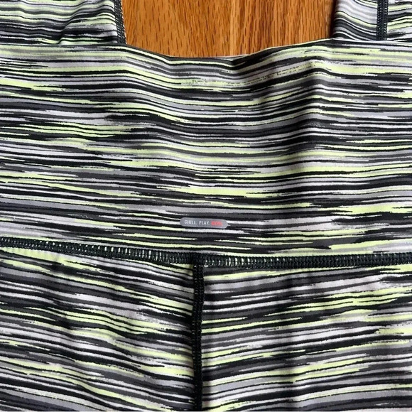 👟2/$20👟AERIE Chill Play Move 7/8 Leggings Spacedye Green/Gray XL - Picture 5 of 8